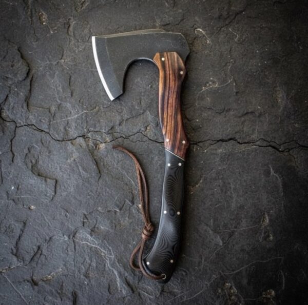 MCK-07 HANDMADE 3V STEEL RAZOR SHARP EDGE VIKING AXE WITH ROSE WOOD & G10 SHEATG HANDLE WITH PURE LEATHER SHEATH