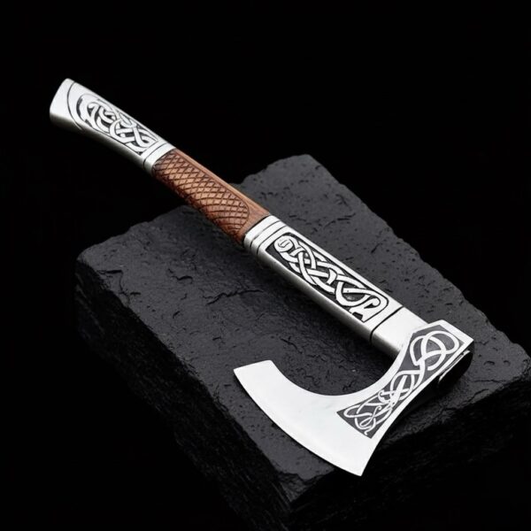 MCK-62 HANDMADE 3V STEEL RAZOR SHARP EDGE AXE WITH STAINLESS STEEL HANDLE WITH PURE LEATHER SHEATH